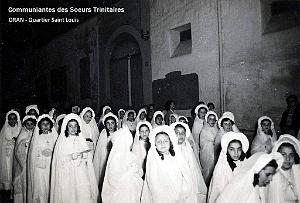 COMMUNIONS ORAN SOEURS TRINITAIRES DE SAINT LOUIS 19XX N01